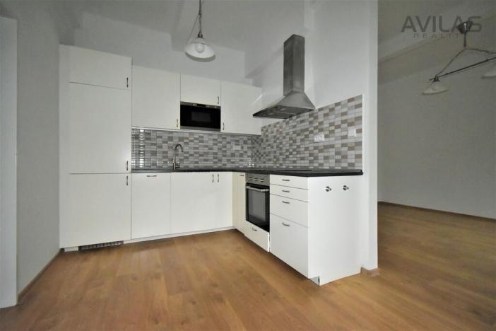 Pronájem bytu 1+kk, Praha - Žižkov, Ambrožova, 55 m2