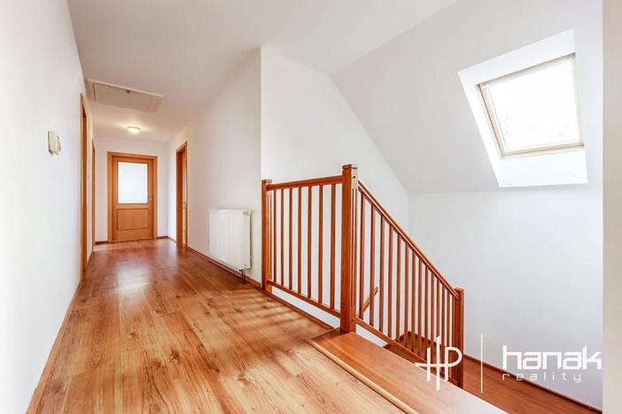 Pronájem rodinného domu, Strančice, 259 m2