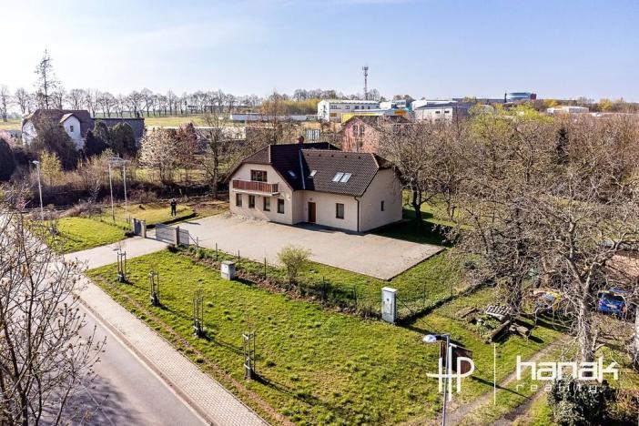 Pronájem rodinného domu, Strančice, 259 m2