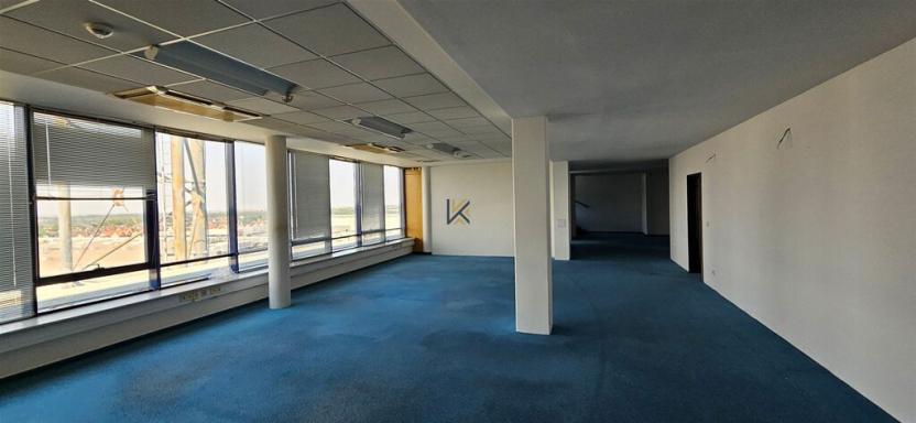 Pronájem kanceláře, Nupaky, okres praha-východ, 322 m2