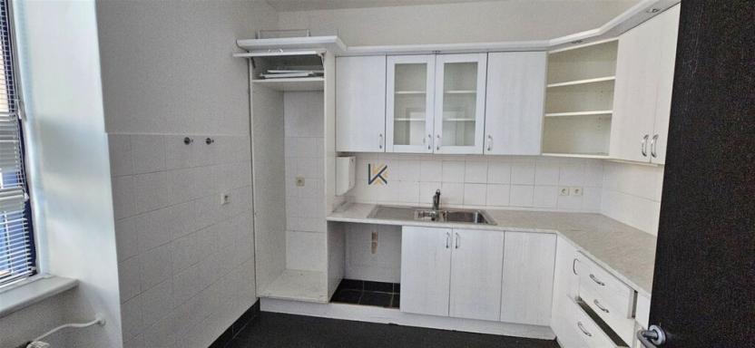 Pronájem kanceláře, Nupaky, okres praha-východ, 322 m2