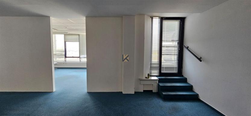 Pronájem kanceláře, Nupaky, okres praha-východ, 322 m2