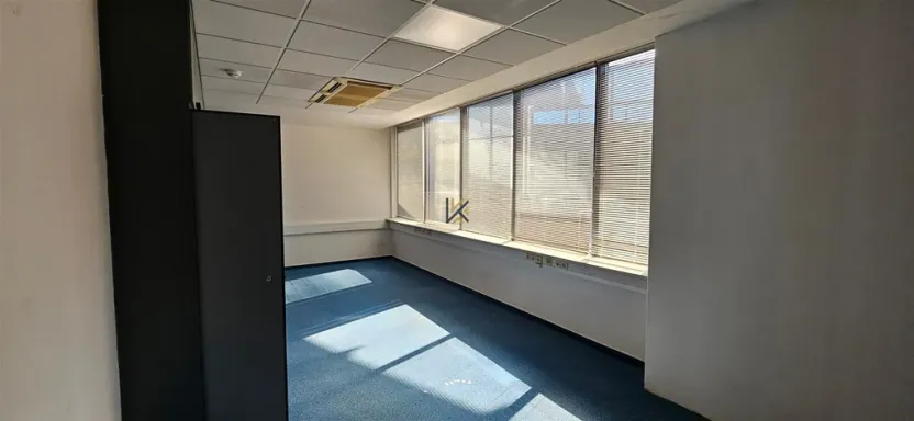 Pronájem kanceláře, Nupaky, okres praha-východ, 322 m2
