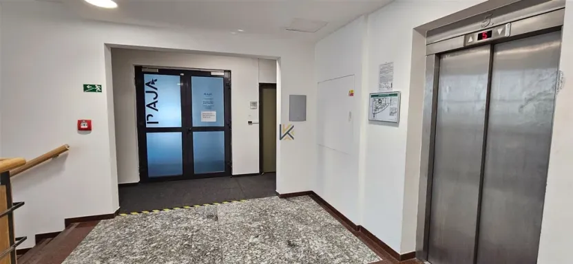 Pronájem kanceláře, Nupaky, okres praha-východ, 322 m2