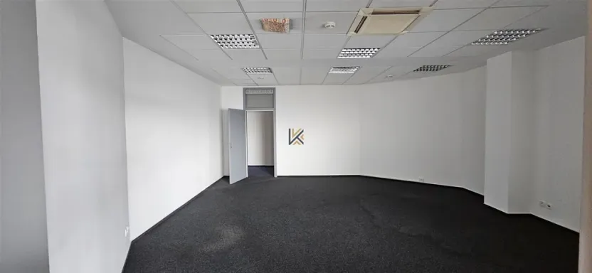 Pronájem kanceláře, Nupaky, okres praha-východ, 555 m2