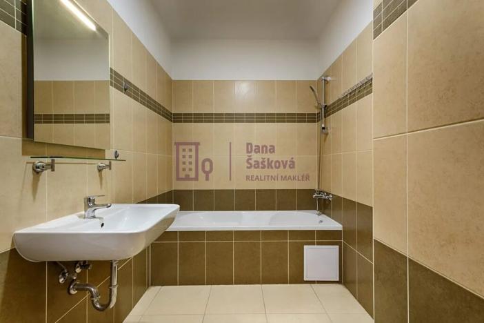 Pronájem bytu 2+kk, Jindřichův Hradec, sídliště Vajgar, 48 m2