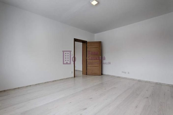 Pronájem bytu 2+kk, Jindřichův Hradec, sídliště Vajgar, 48 m2