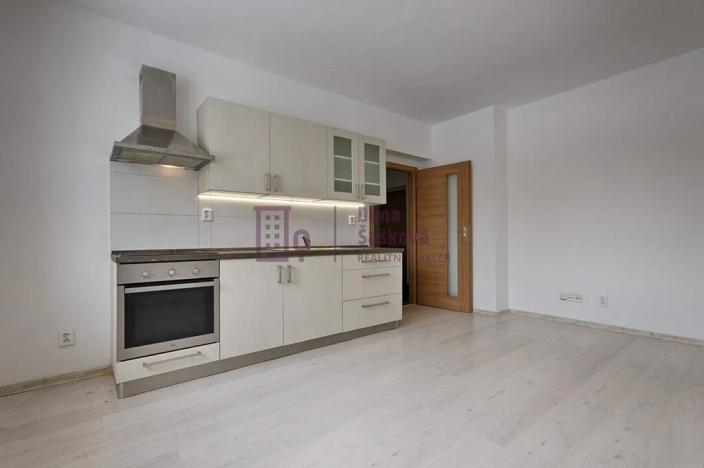 Pronájem bytu 2+kk, Jindřichův Hradec, sídliště Vajgar, 48 m2