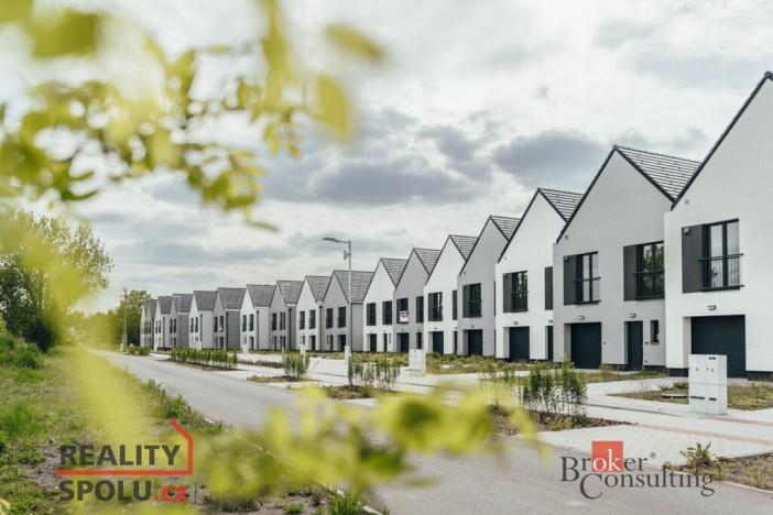 Prodej rodinného domu, Pečky - Velké Chvalovice, Za Statkem, 166 m2