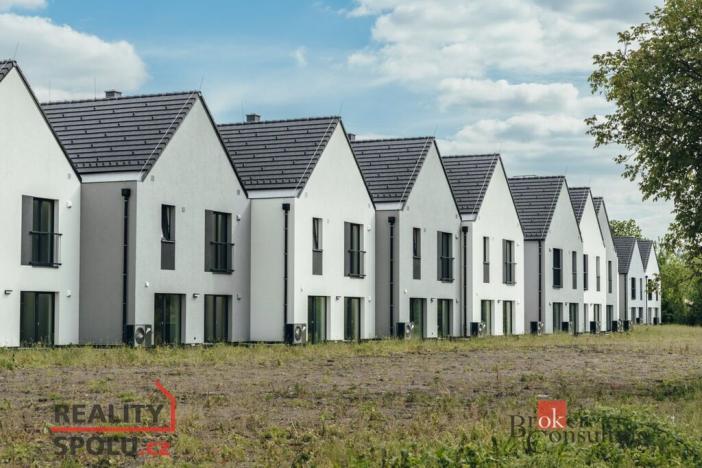 Prodej rodinného domu, Pečky - Velké Chvalovice, Za Statkem, 166 m2