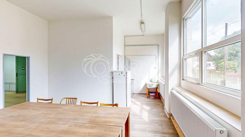 Prodej skladu, Luby, 1700 m2