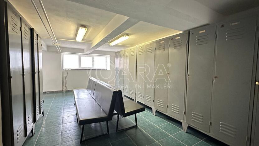 Prodej skladu, Luby, 1700 m2