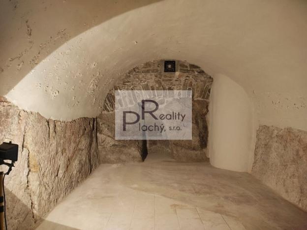 Pronájem obchodního prostoru, Znojmo, 365 m2