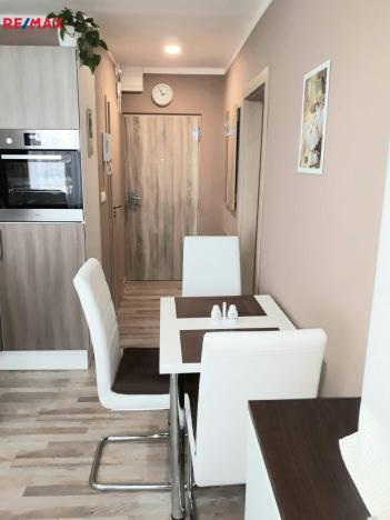 Pronájem bytu 2+kk, Karlovy Vary - Stará Role, Karlovarská, 36 m2