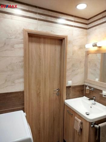 Pronájem bytu 2+kk, Karlovy Vary - Stará Role, Karlovarská, 36 m2