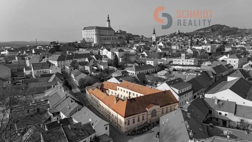 Prodej komerční nemovitosti, Mikulov, Purkyňova, 1361 m2