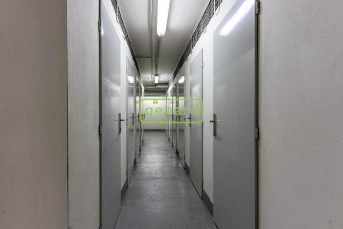 Prodej garážového stání, Praha, náměstí Přátelství, 12 m2