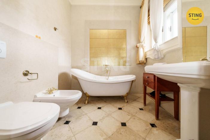 Prodej ubytování, Štramberk, Náměstí, 2230 m2