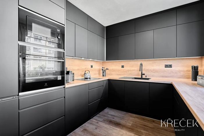 Prodej bytu 3+1, Třebíč, Jar. Haška, 72 m2