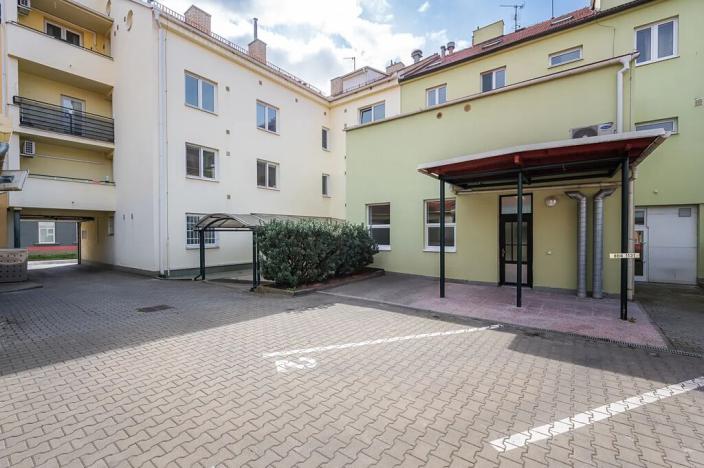 Pronájem obchodního prostoru, Brno, Horova, 132 m2