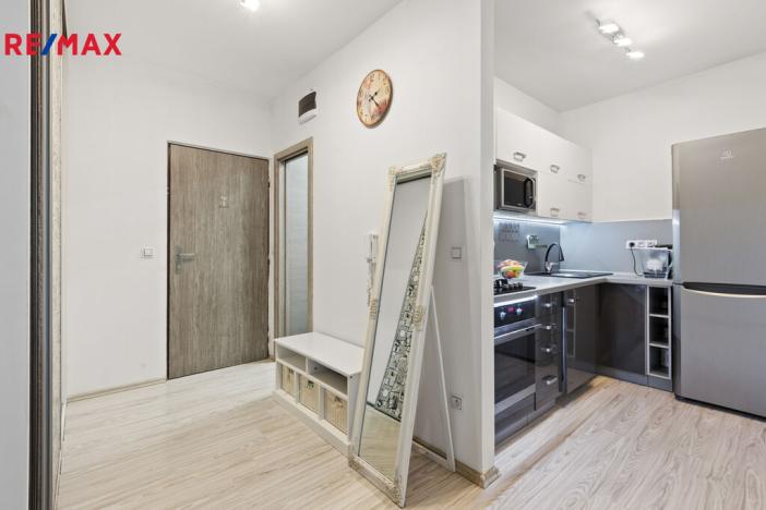 Prodej bytu 3+1, Karlovy Vary - Rybáře, Chomutovská, 60 m2