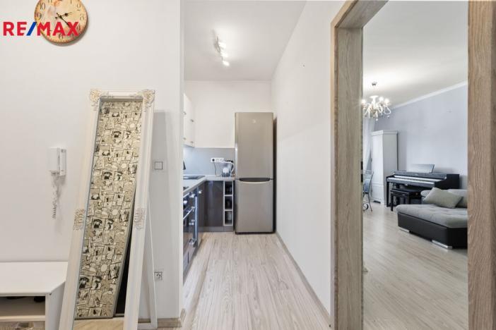 Prodej bytu 3+1, Karlovy Vary - Rybáře, Chomutovská, 60 m2