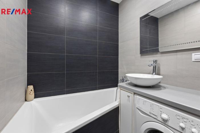 Prodej bytu 3+1, Karlovy Vary - Rybáře, Chomutovská, 60 m2