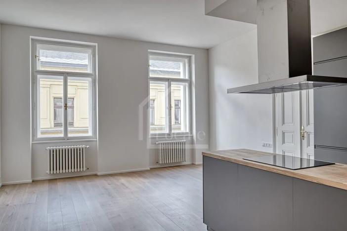 Pronájem bytu 3+kk, Praha - Nové Město, Lazarská, 70 m2