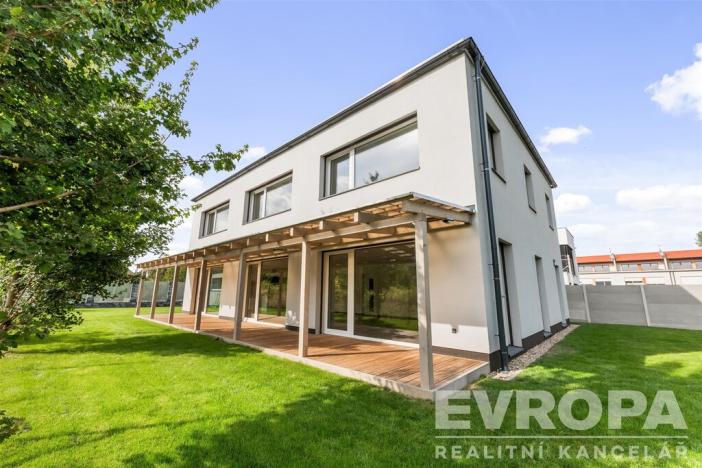 Pronájem rodinného domu, Líbeznice, Jižní, 320 m2