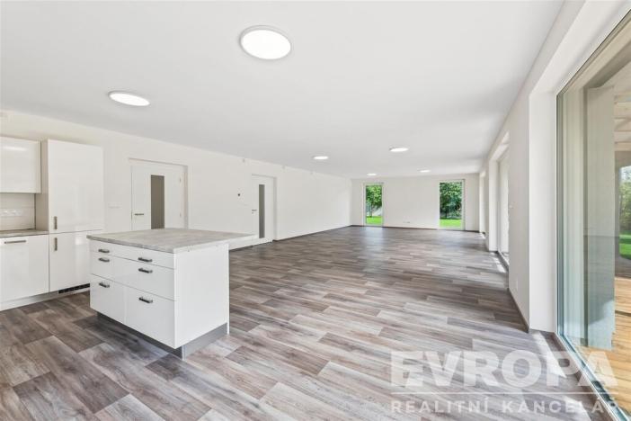 Pronájem rodinného domu, Líbeznice, Jižní, 320 m2