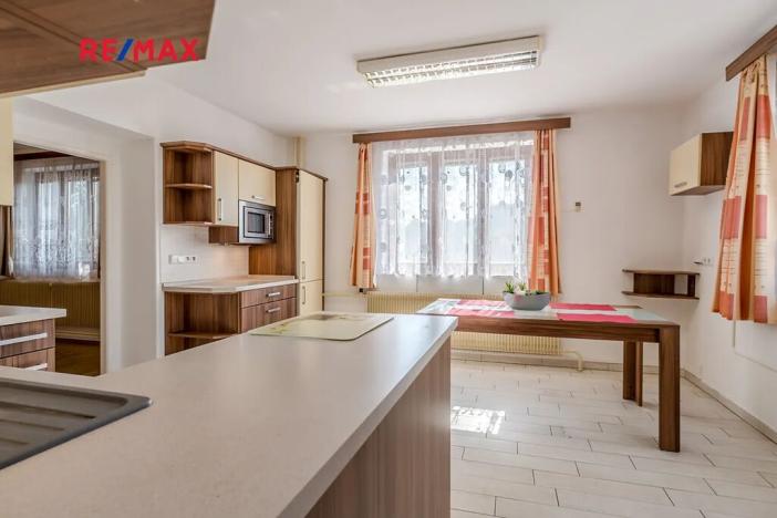 Prodej rodinného domu, Lužná, Školská, 151 m2