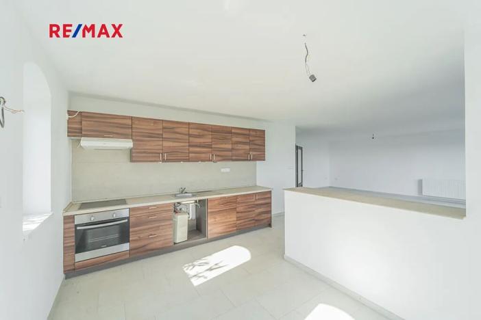 Prodej rodinného domu, Vinařice, 382 m2