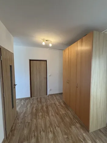 Pronájem bytu 4+1, Ostroměř, Zahradní, 92 m2