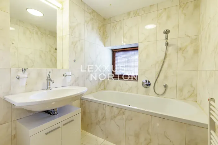Pronájem bytu 2+kk, Praha - Břevnov, Šermířská, 61 m2