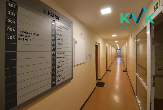 Pronájem kanceláře, Ostrov, Hlavní třída, 24 m2