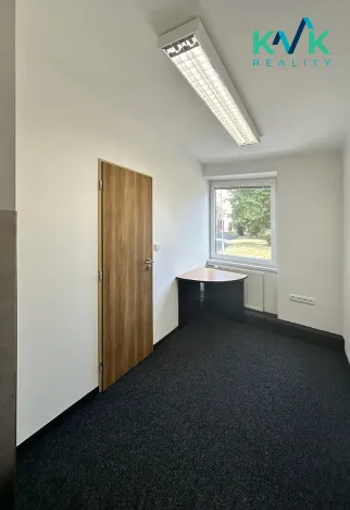 Pronájem obchodního prostoru, Ostrov, Hlavní třída, 36 m2