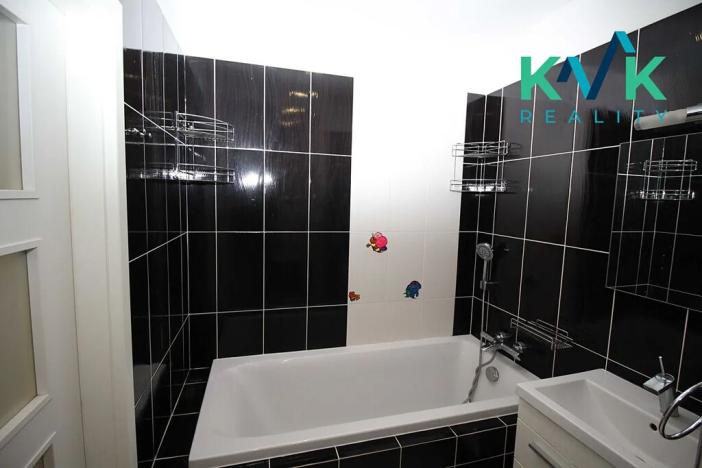 Prodej bytu 3+1, Karlovy Vary, Krušnohorská, 68 m2