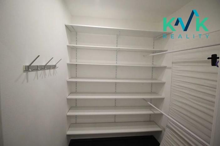 Prodej bytu 3+1, Karlovy Vary, Krušnohorská, 68 m2