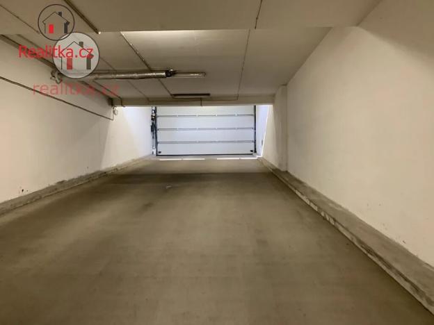 Prodej garážového stání, Brno, 18 m2