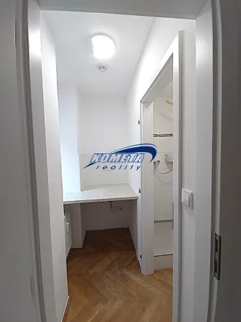 Pronájem komerční nemovitosti, Brno, Jakubské náměstí, 20 m2