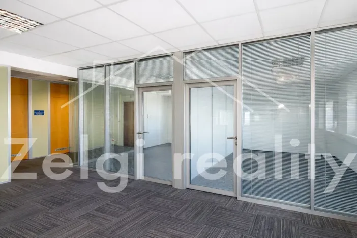 Pronájem skladu, Brno, 1400 m2