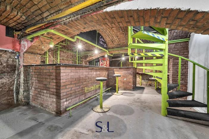 Prodej obchodního prostoru, Praha - Vysočany, Novovysočanská, 222 m2