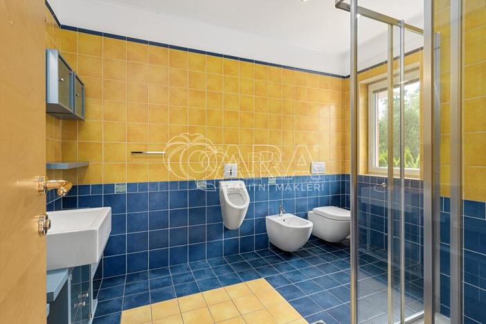 Prodej rodinného domu, Praha - Kolovraty, V louce, 495 m2