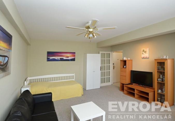 Prodej bytu 1+1, Roztoky, Masarykova, 36 m2