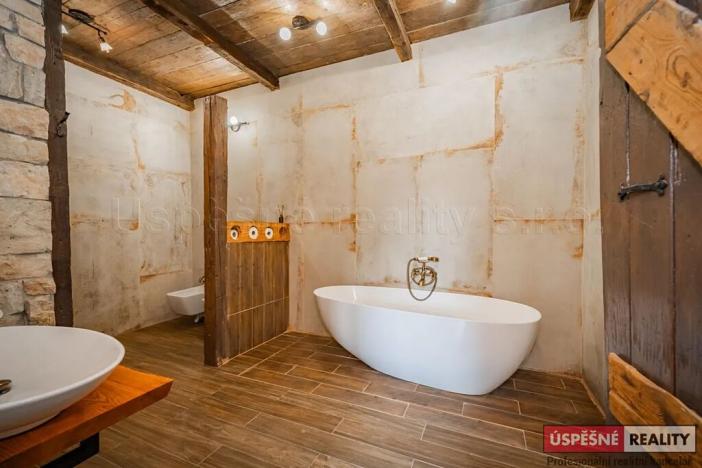 Prodej komerční nemovitosti, Chožov, 737 m2