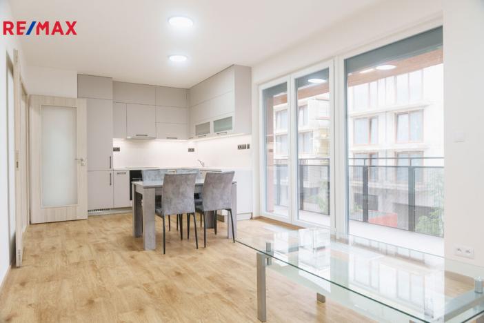 Pronájem bytu 3+kk, Praha - Háje, Sochorcova, 76 m2