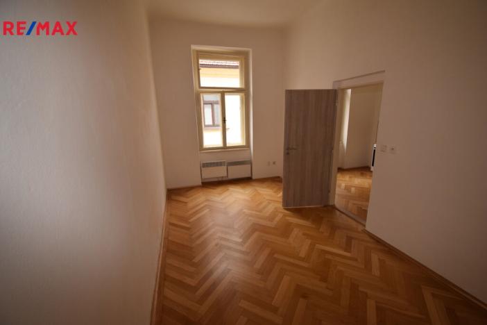 Pronájem bytu 1+1, Písek - Vnitřní Město, Chelčického, 31 m2