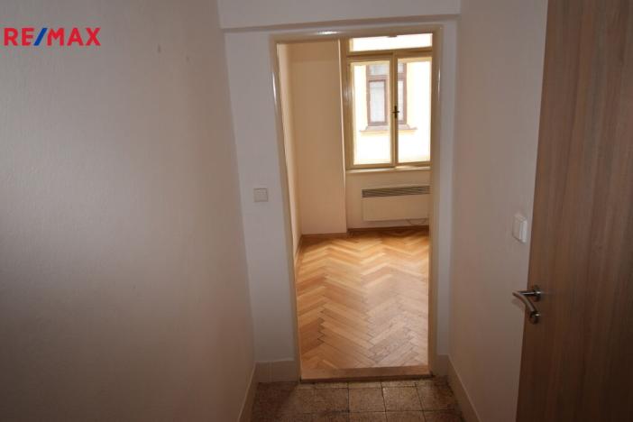 Pronájem bytu 1+1, Písek - Vnitřní Město, Chelčického, 31 m2