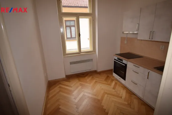 Pronájem bytu 1+1, Písek - Vnitřní Město, Chelčického, 31 m2