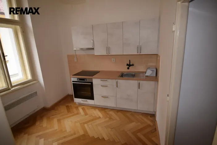 Pronájem bytu 1+1, Písek - Vnitřní Město, Chelčického, 31 m2
